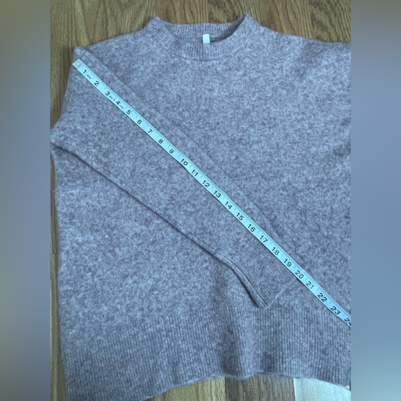 The group babaton marino wool Sweater size L - Picture 9 of 9